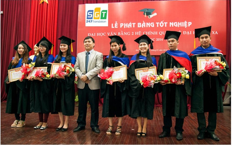 Bằng Đại học và Cao đẳng là những giấy tờ chứng nhận trình độ học vấn mà các cá nhân đạt được